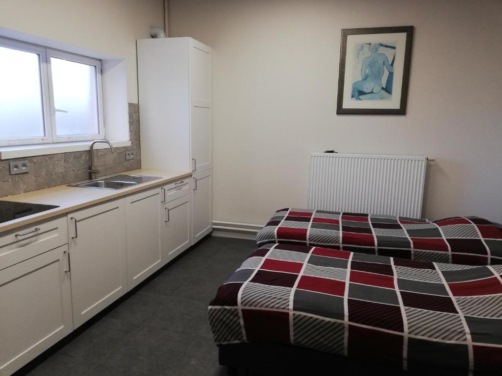 Lommel Inn room 2