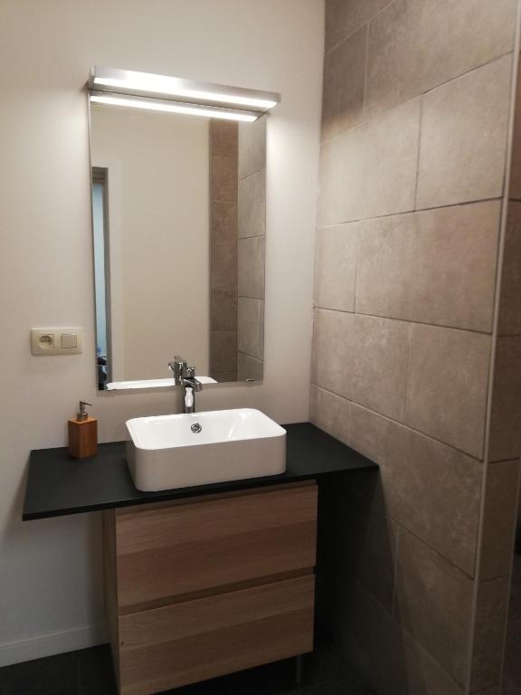Lommel Inn room 6